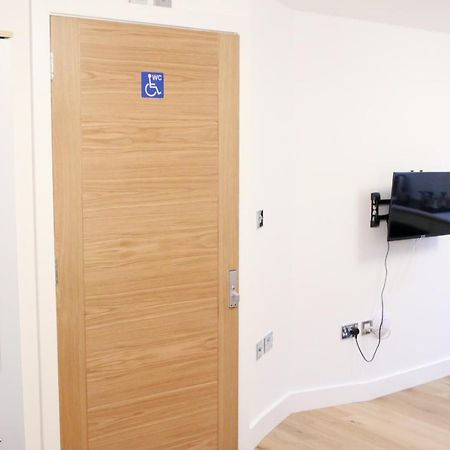 Lovely Studio Apartment With Access For Wheel-Chairs In Sydenham London Ngoại thất bức ảnh