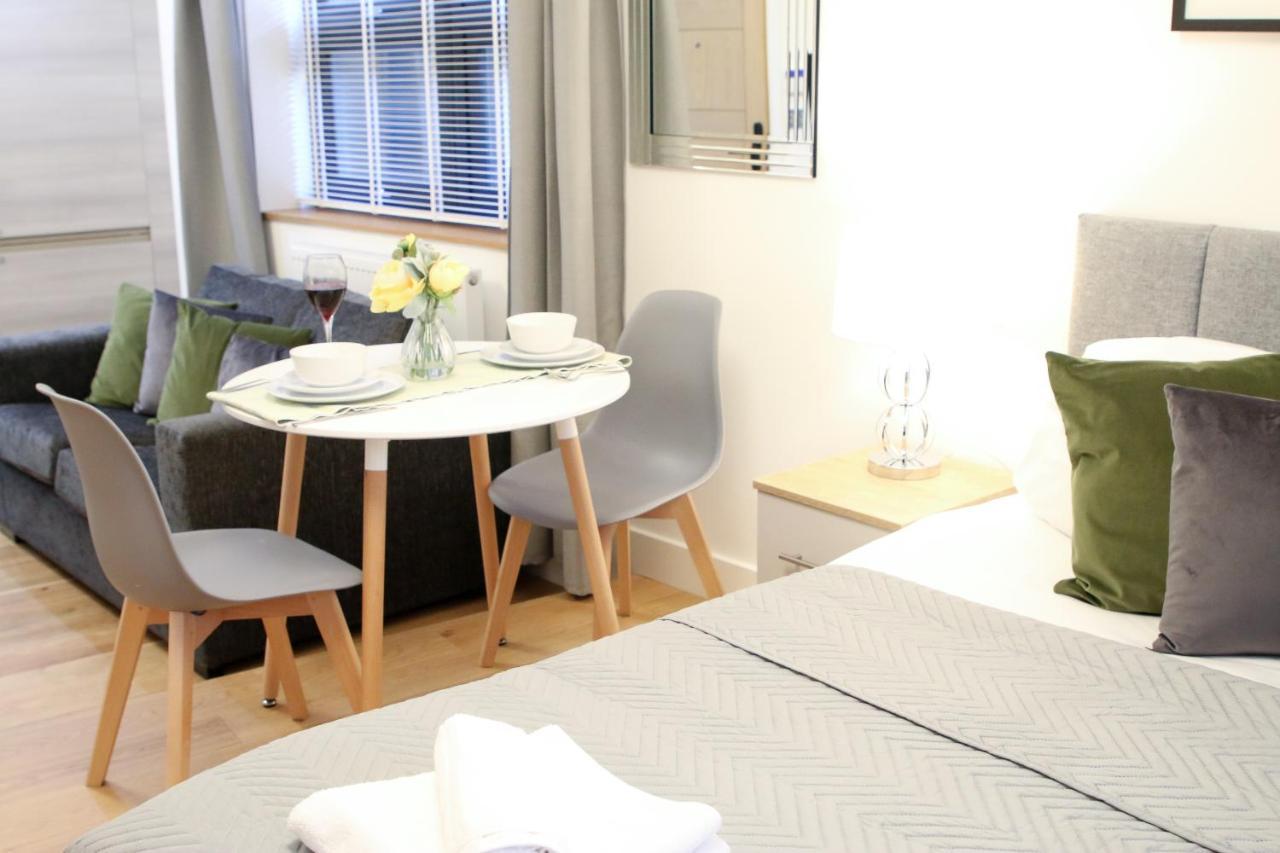 Lovely Studio Apartment With Access For Wheel-Chairs In Sydenham London Ngoại thất bức ảnh