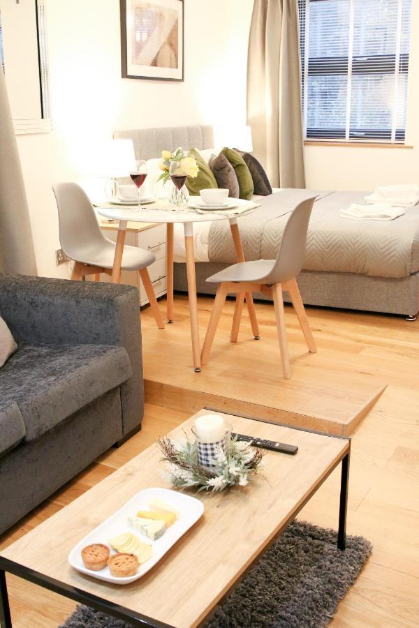 Lovely Studio Apartment With Access For Wheel-Chairs In Sydenham London Ngoại thất bức ảnh