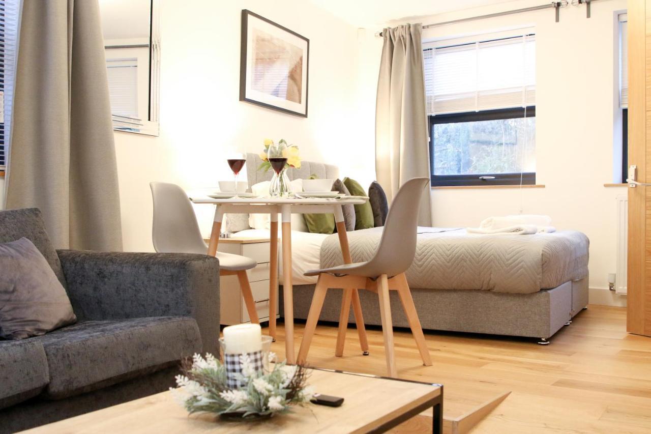 Lovely Studio Apartment With Access For Wheel-Chairs In Sydenham London Ngoại thất bức ảnh