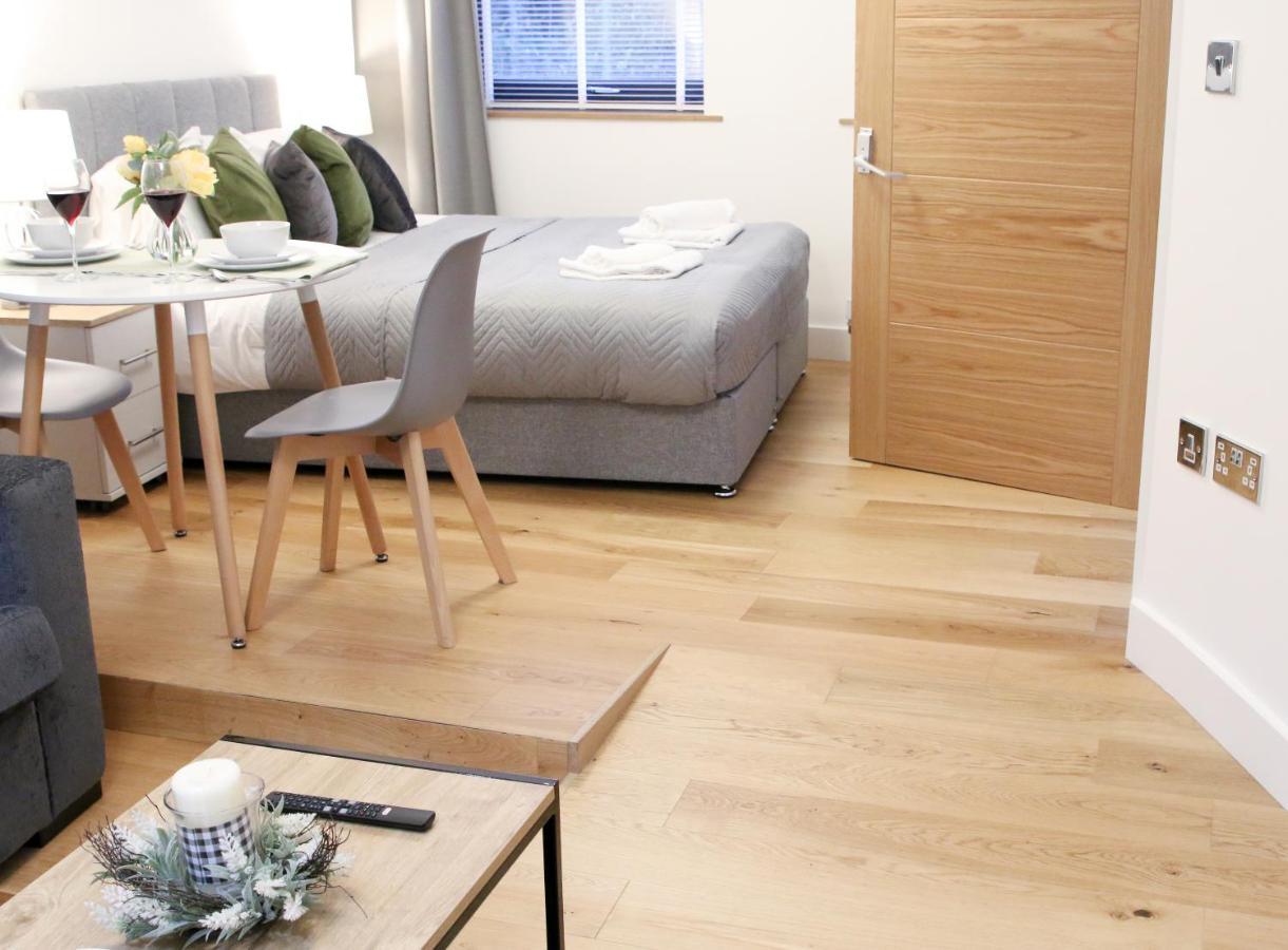 Lovely Studio Apartment With Access For Wheel-Chairs In Sydenham London Ngoại thất bức ảnh