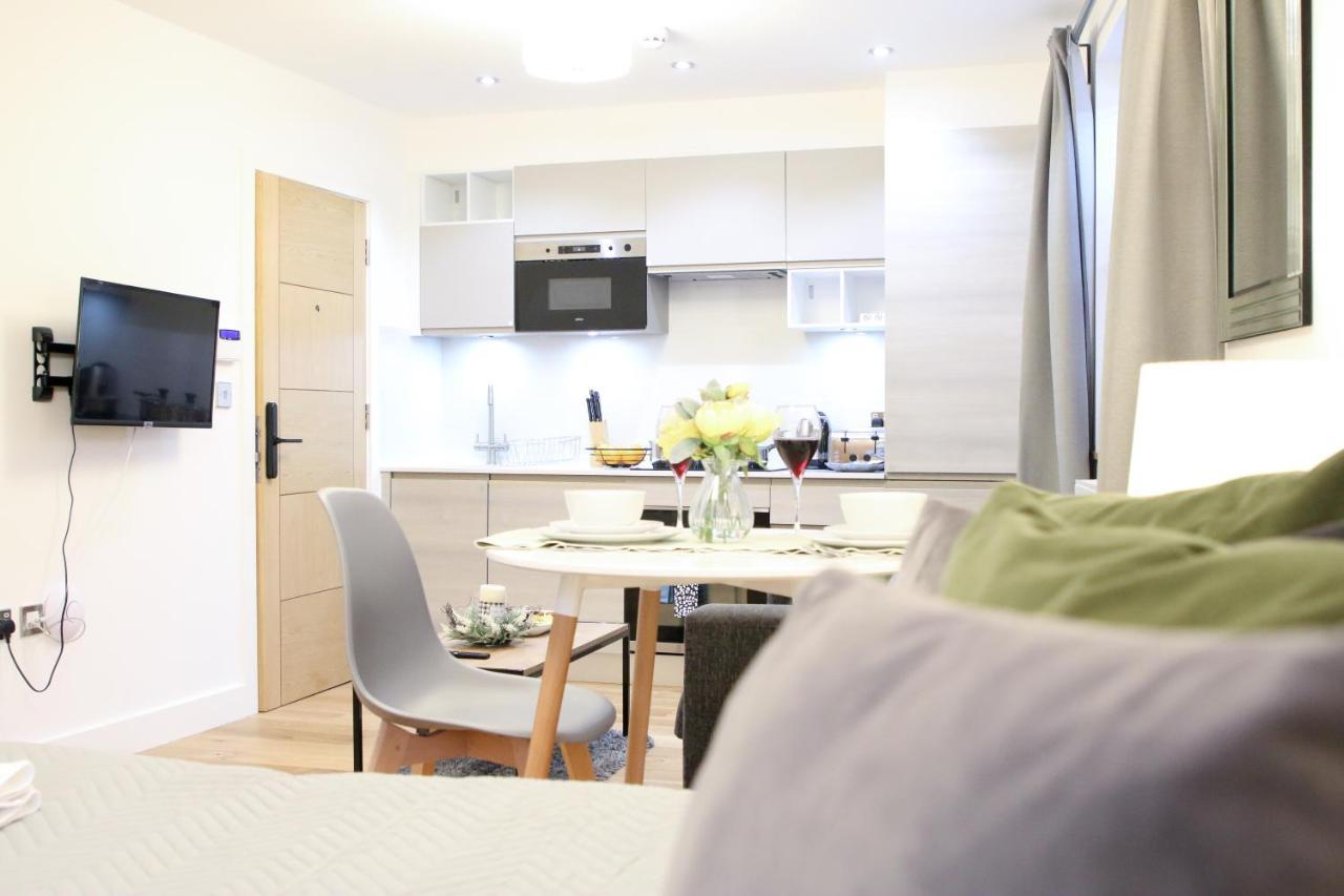 Lovely Studio Apartment With Access For Wheel-Chairs In Sydenham London Ngoại thất bức ảnh