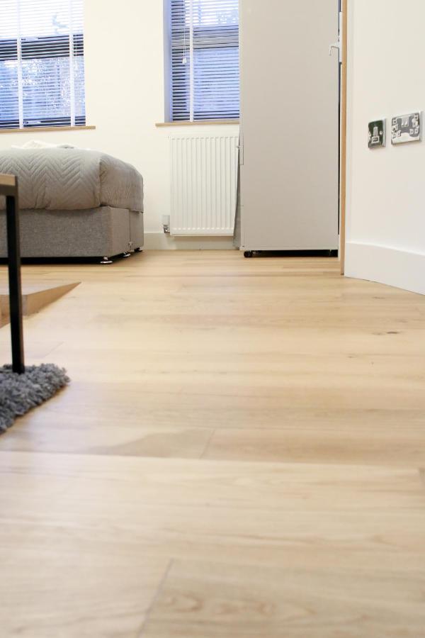 Lovely Studio Apartment With Access For Wheel-Chairs In Sydenham London Ngoại thất bức ảnh