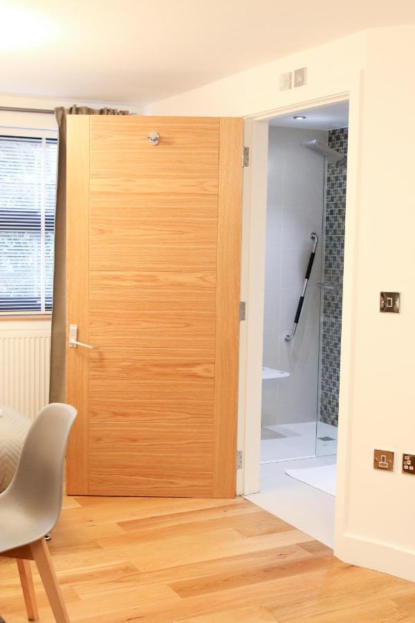 Lovely Studio Apartment With Access For Wheel-Chairs In Sydenham London Ngoại thất bức ảnh